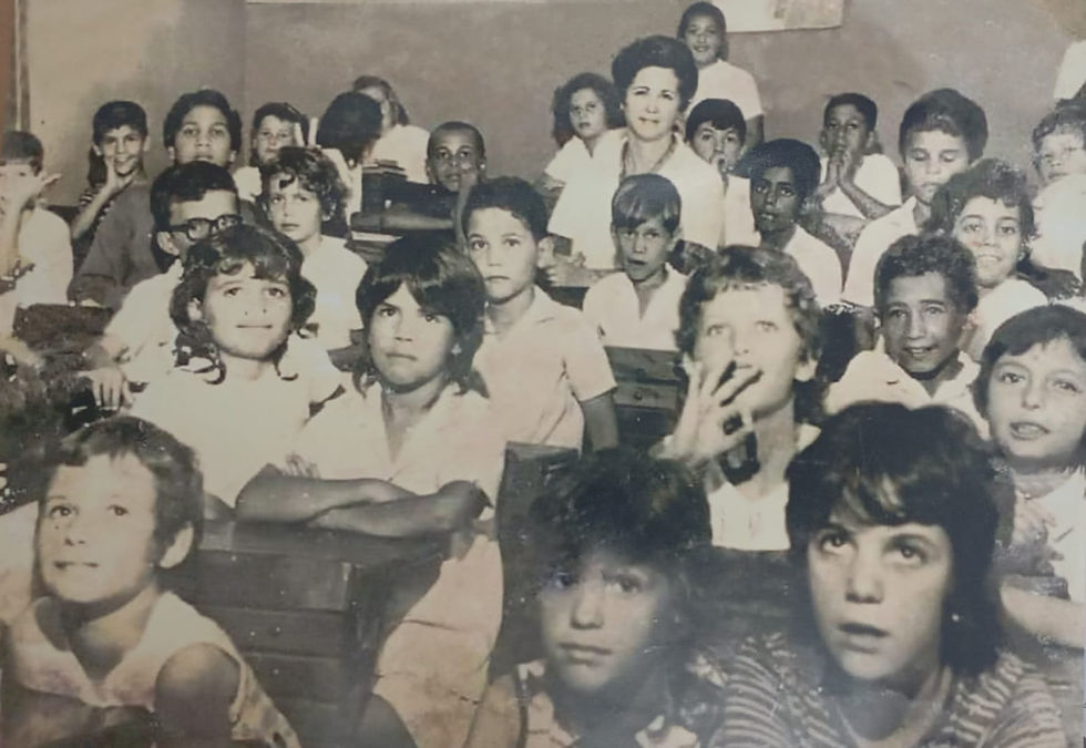 A sala de aula da professora Graciette, nos anos 1970. (Acervo de Ricardo Florestal)