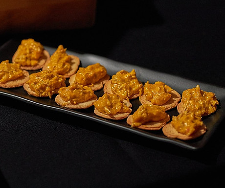 Canapés con ají de gallina.jpg