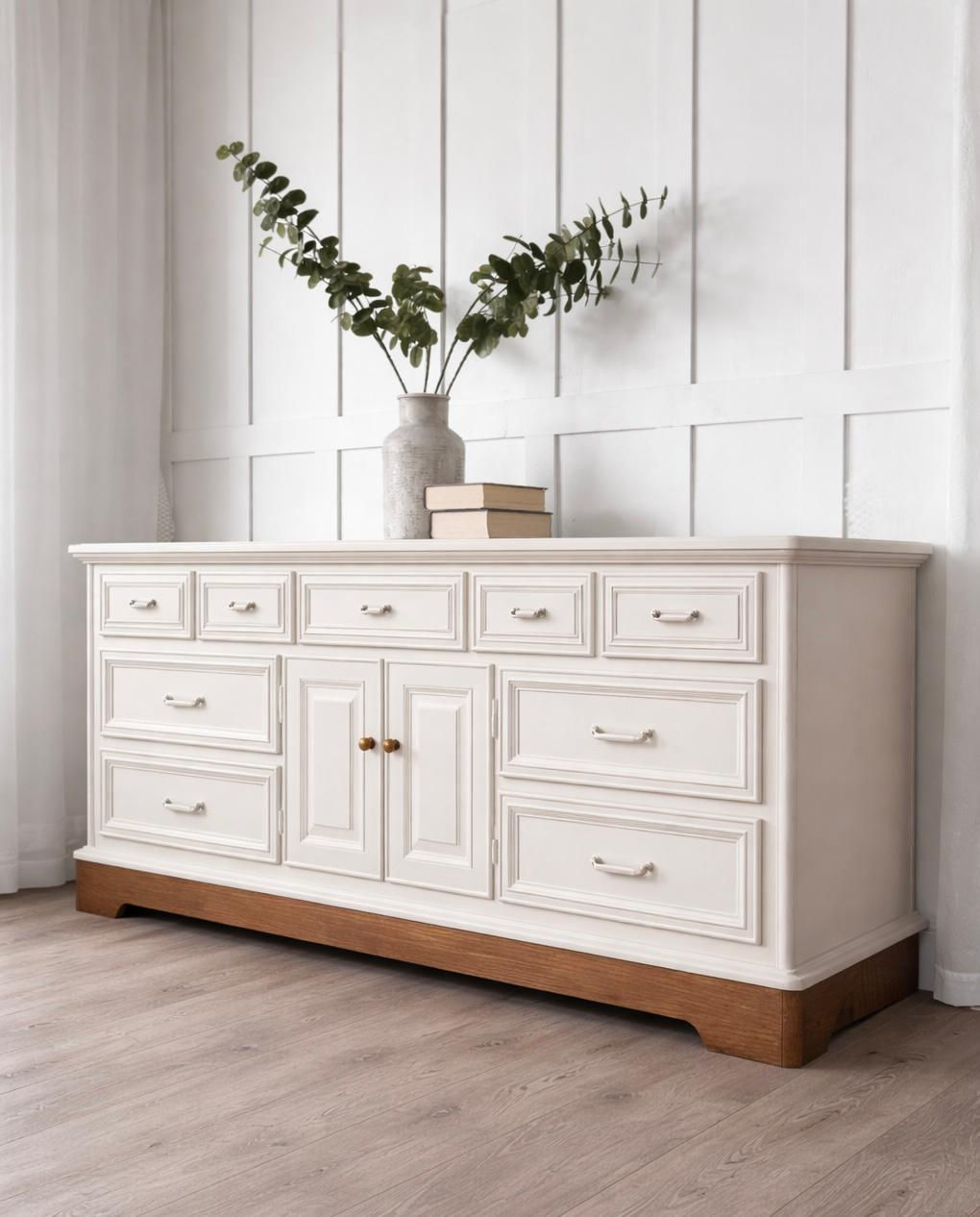 Lucca Dresser