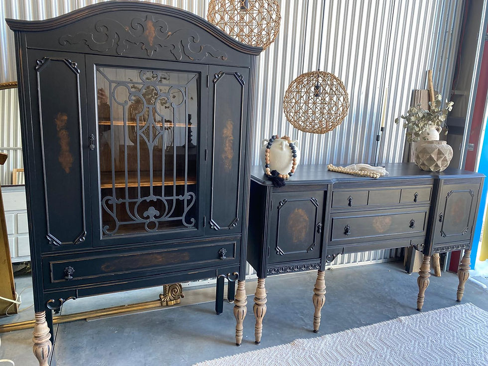 Thumbnail: Tristán & Isolda Antique furniture Set