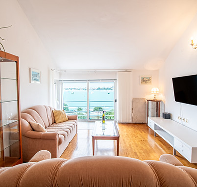 Fotografirajne nepremičnin, fotografiranje interierja. Da bodo vaši oglasi na Bookingu, AirBnB...izstopali. Da bo prodaja vaš