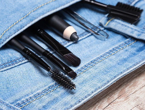 Accesorios de maquillaje de ojos en los