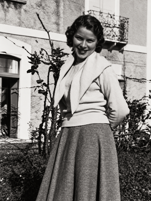lucia_smiling-garden-portrait.png