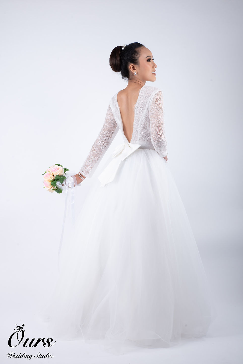 Thumbnail: Bridal Gown 02