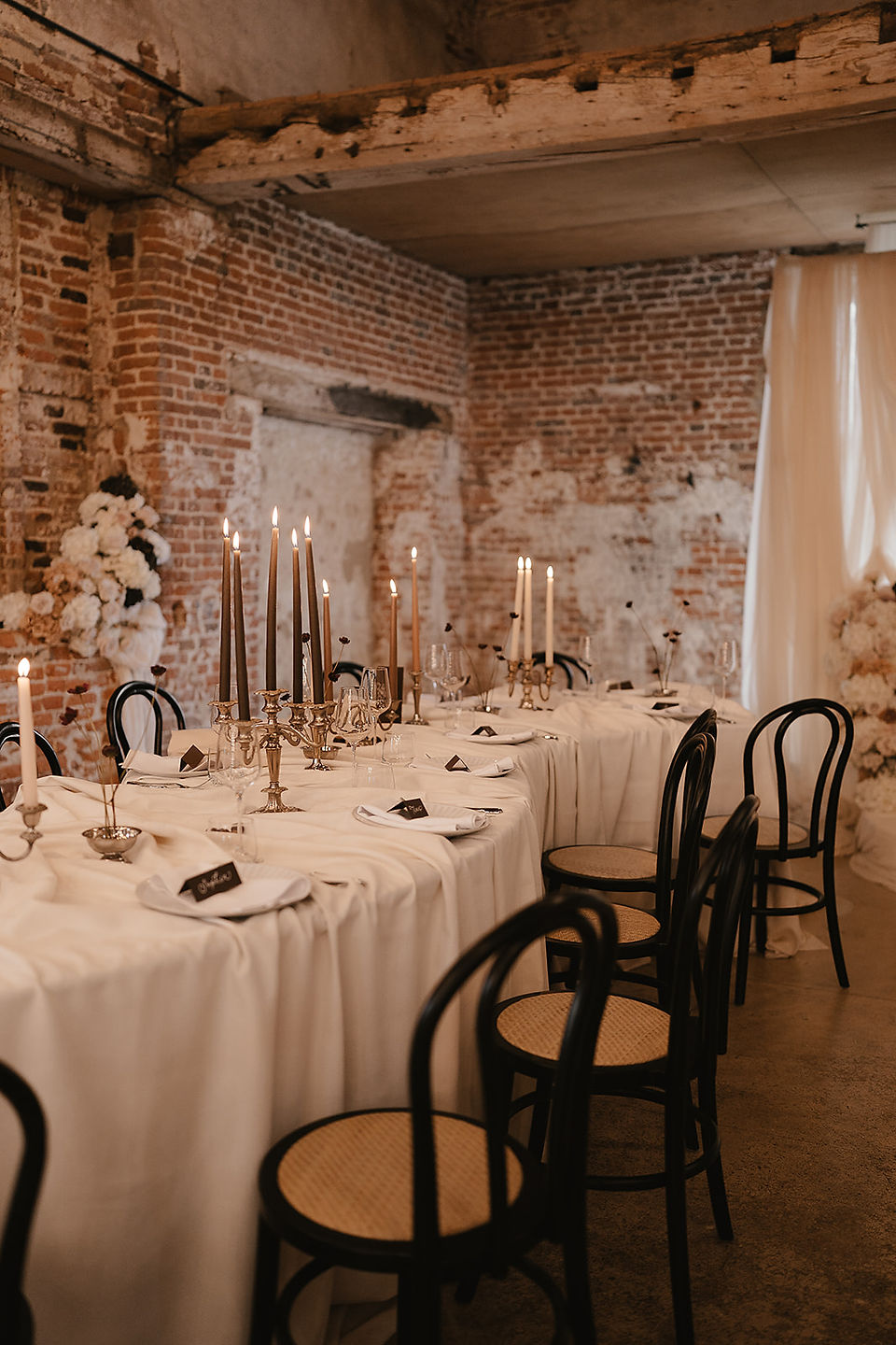 serpentine table arrangement for a luxe wedding shoot at godwick