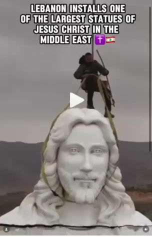 In piena guerra, una gigantesca statua di Cristo Redentore si erge al confine del Libano.