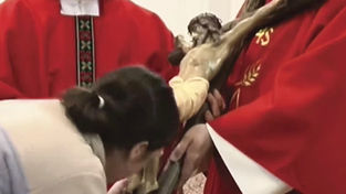 Pensava di andare a Ibiza per un viaggio gratis, invece incontrò persone che celebravano il Venerdì Santo