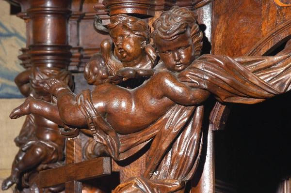 splendido confessionale barocco che si trova nella Cattedrale di Santa Maria Maggiore a Bergamo