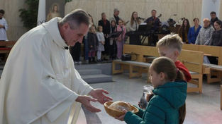 Una campagna di crowdfunding dei fedeli nella Repubblica Ceca sta già pagando gli stipendi dei sacerdoti.