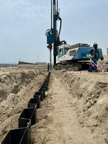 Using Vinyl Sheet Piles in the Middle East: Overcoming Heat, UV Exposure, and Installation Challenges