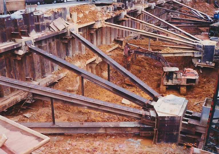 Steel stuting system in a construction project