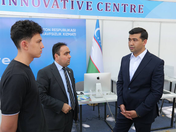 Future Leaders from Innovative Centre Present Ideas to Senator