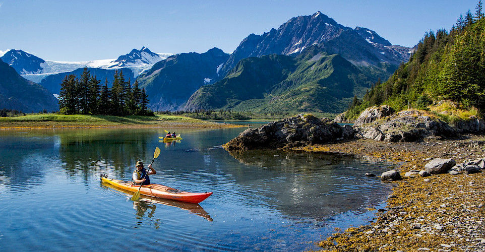 seward kayaking with view