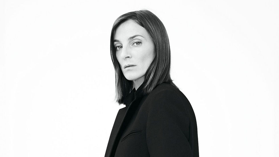 Phoebe Philo: Blazer oversize de lana gris para un look de Guardarropa de Inversión.