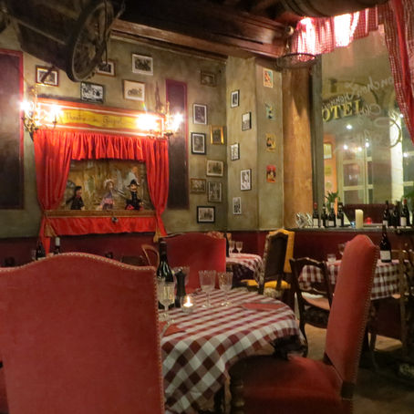 リヨンの郷土料理ブション　Bouchon