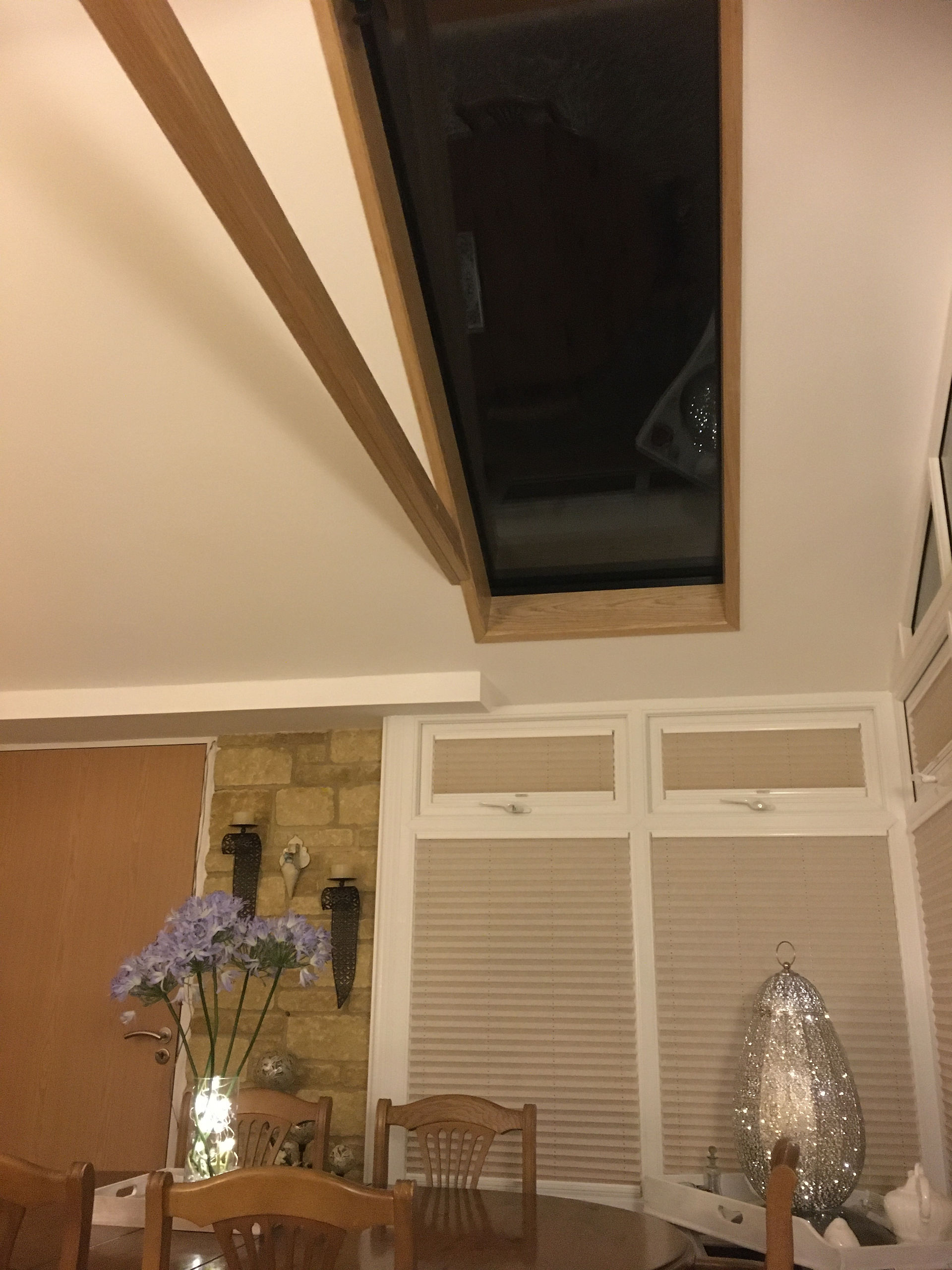 Hybrid roof interior