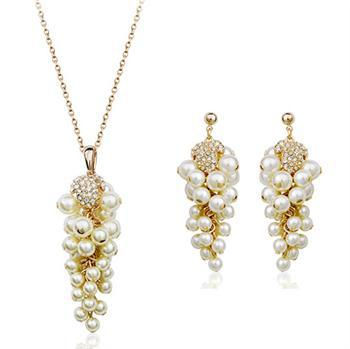 Elegant Pearl Necklace and Earring Set for Brides