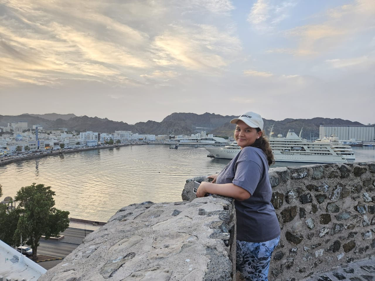 woman with sea view 