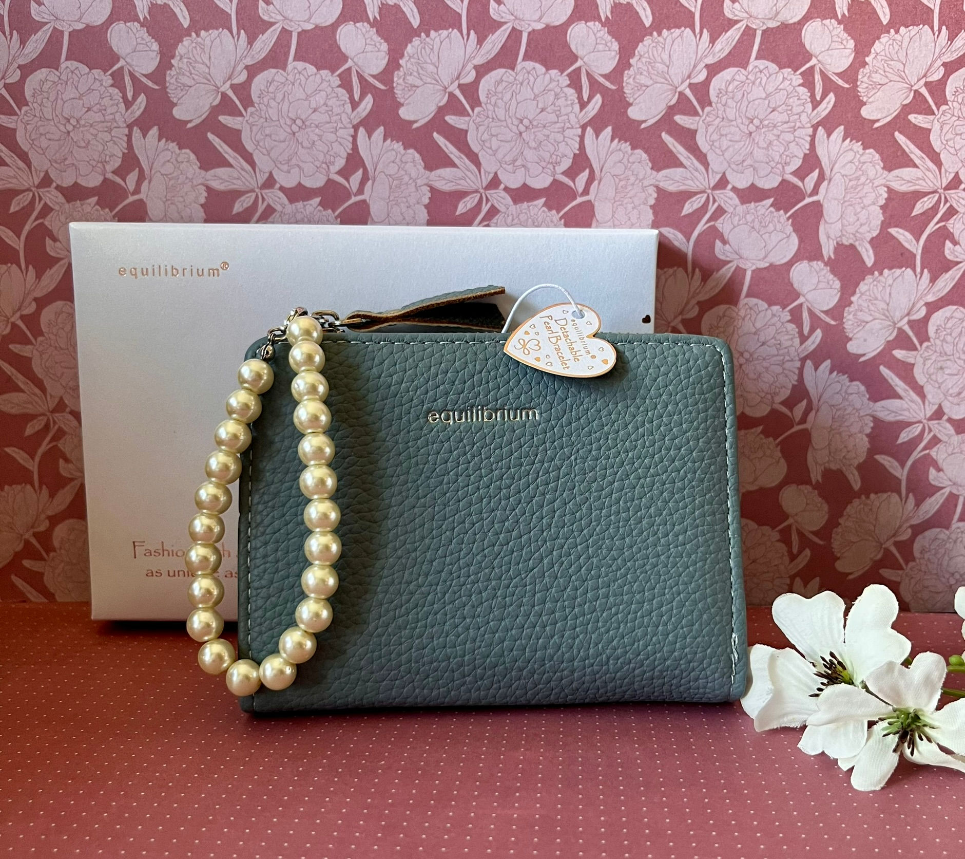 Purse with Pearl Bracelet - Blue