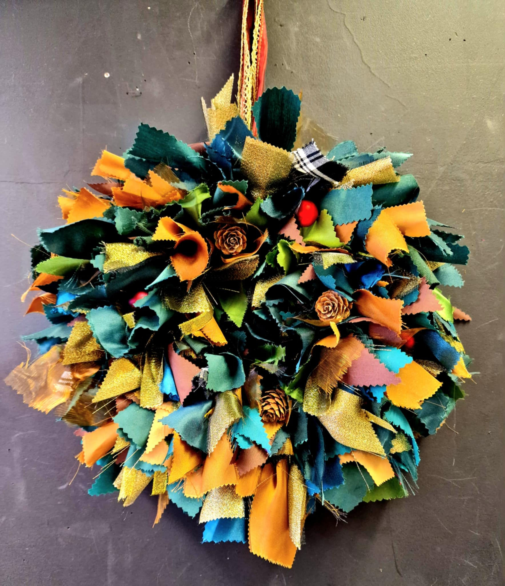 Green and Gold Festive Wreath