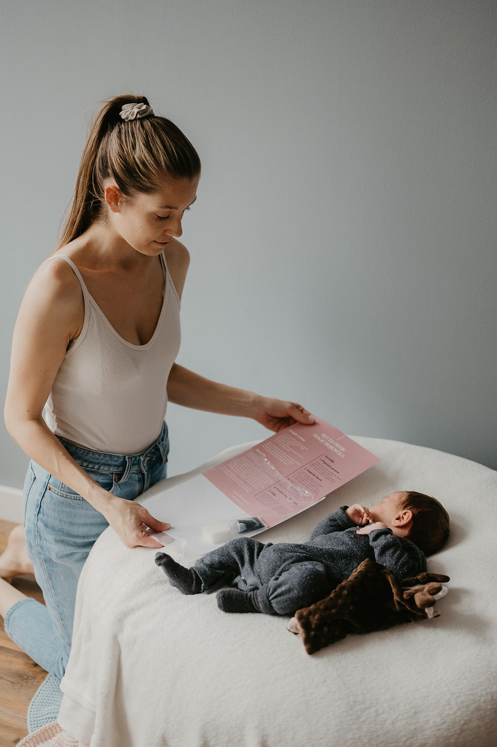 Sličica: Info kartoncek ob rojstvu otroka z odtisem nogic