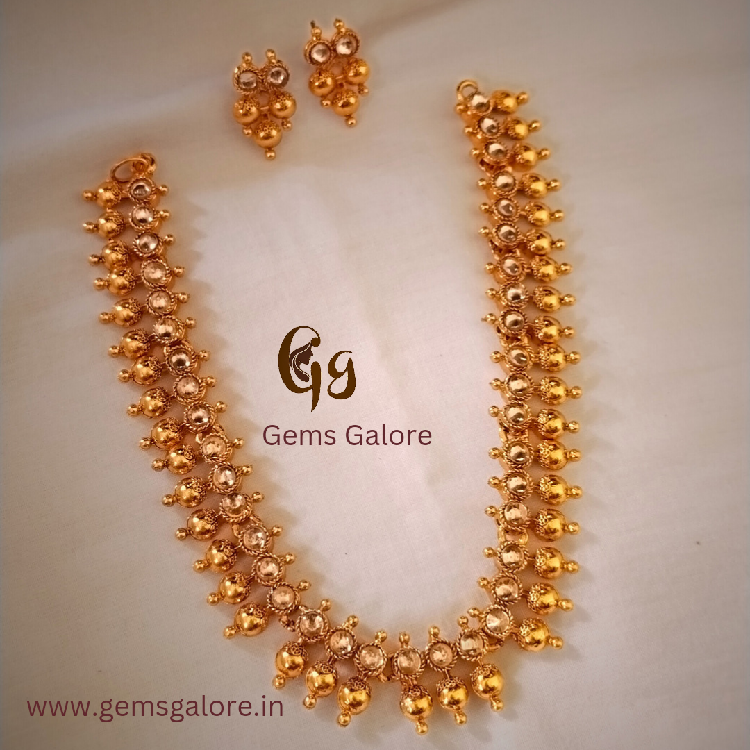 Simple Round Short Necklace with Earrings
