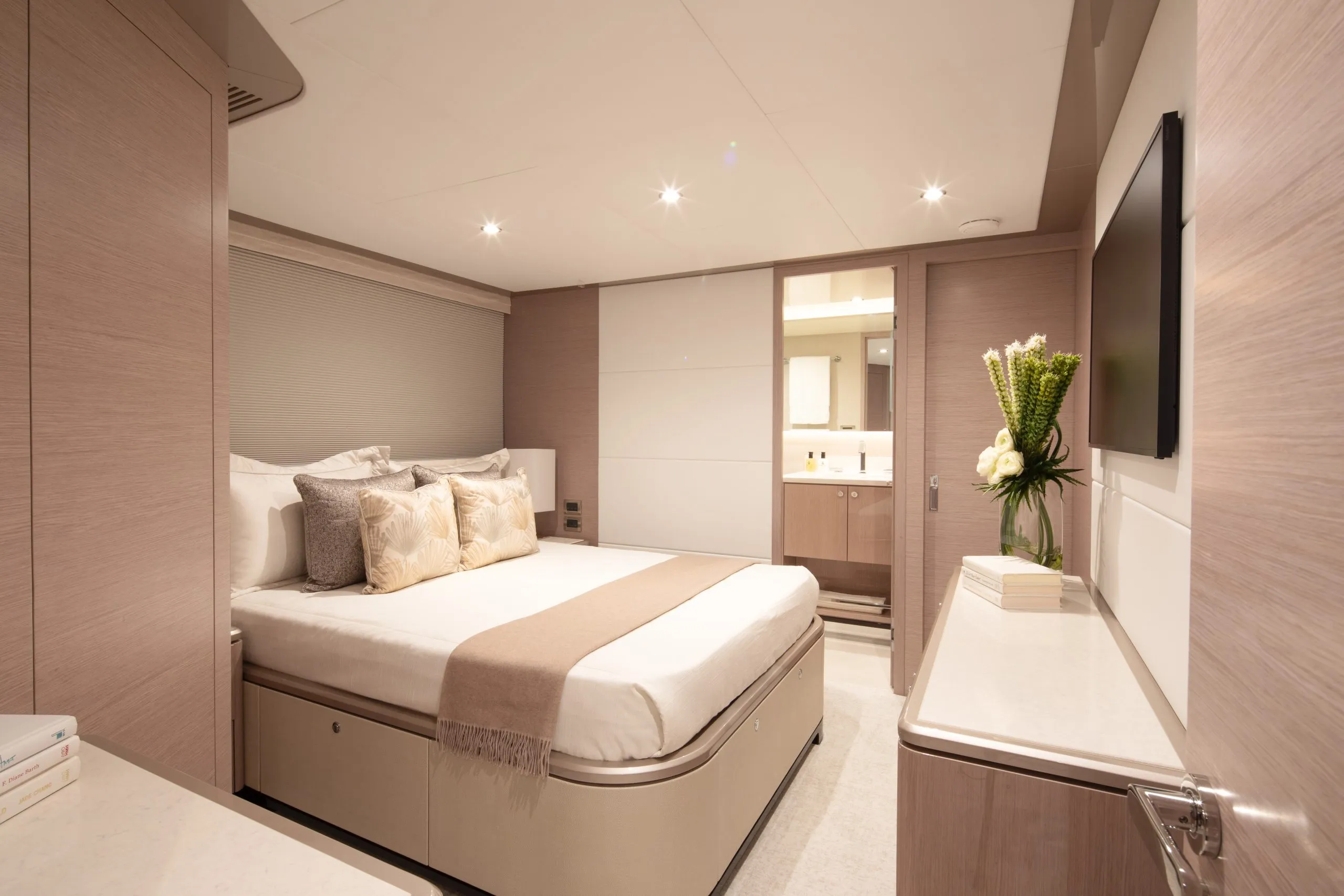 OCEAN ALEXANDER 32 LEGEND , superyacht , boatinggreece , boating greece , boating , yachting, news