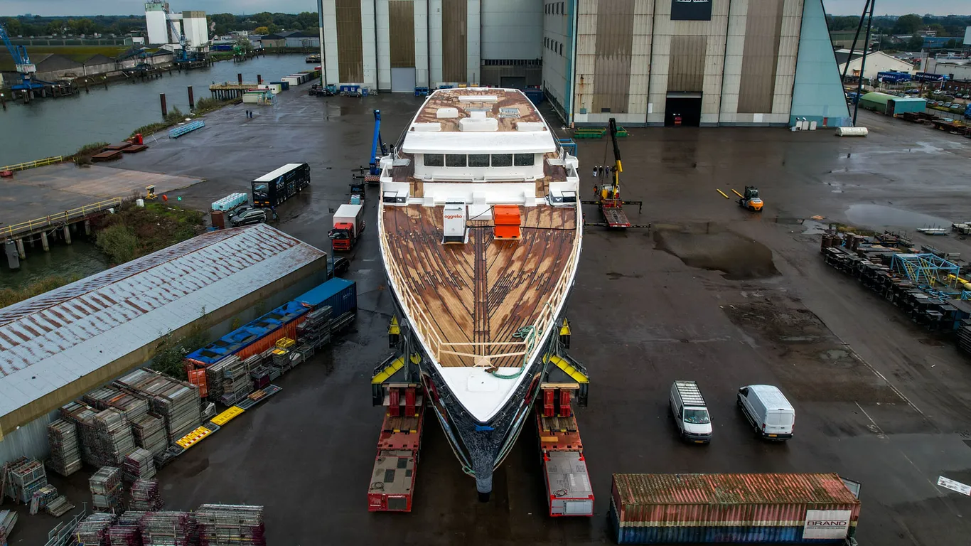 Koru: Το ιστιοπλοϊκό yacht 127 μέτρων του ιδρυτή της Amazon Jeff Bezos