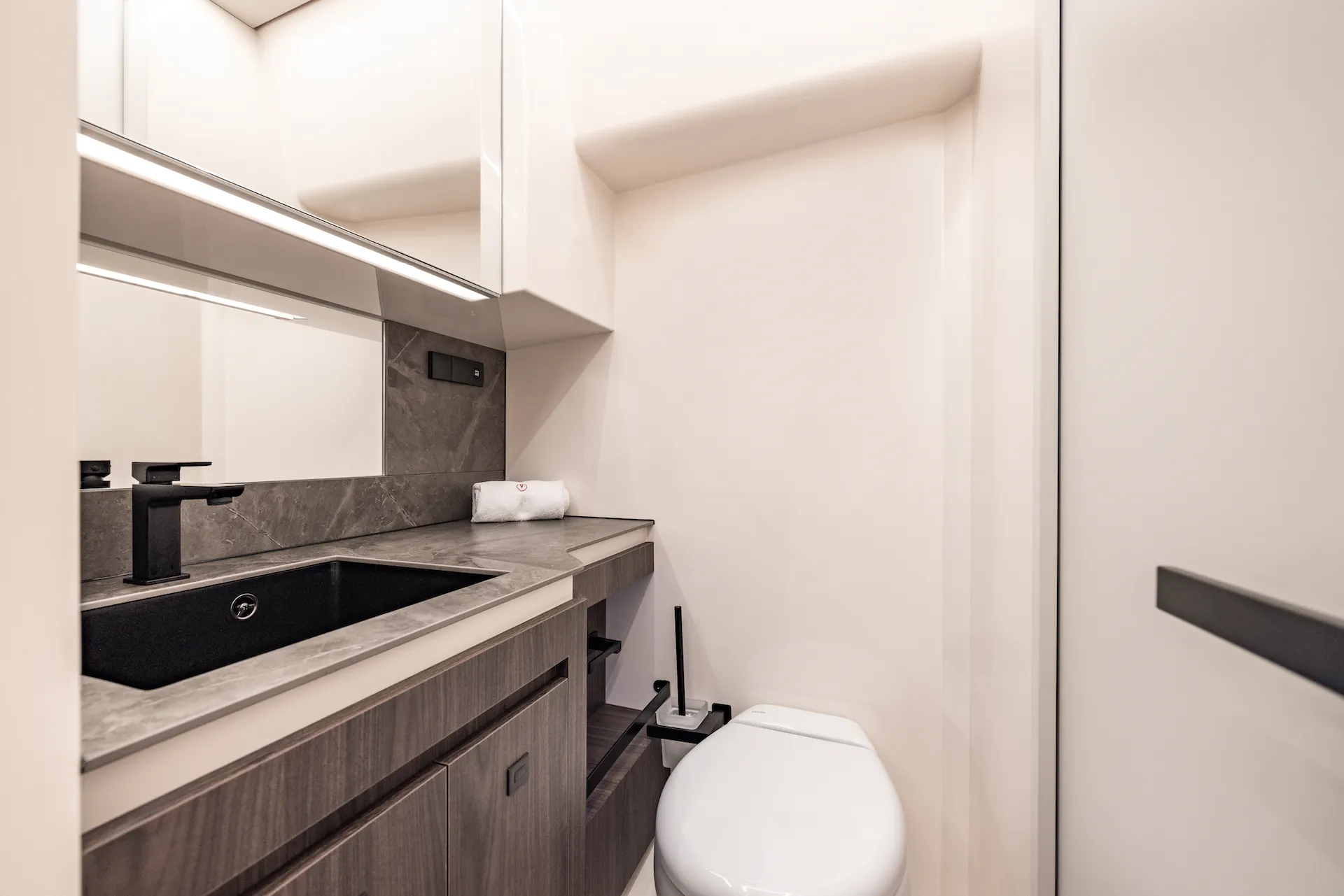 VQ55 Sports Line , Vanquish , sports yacht , boatingreece , boating greece 