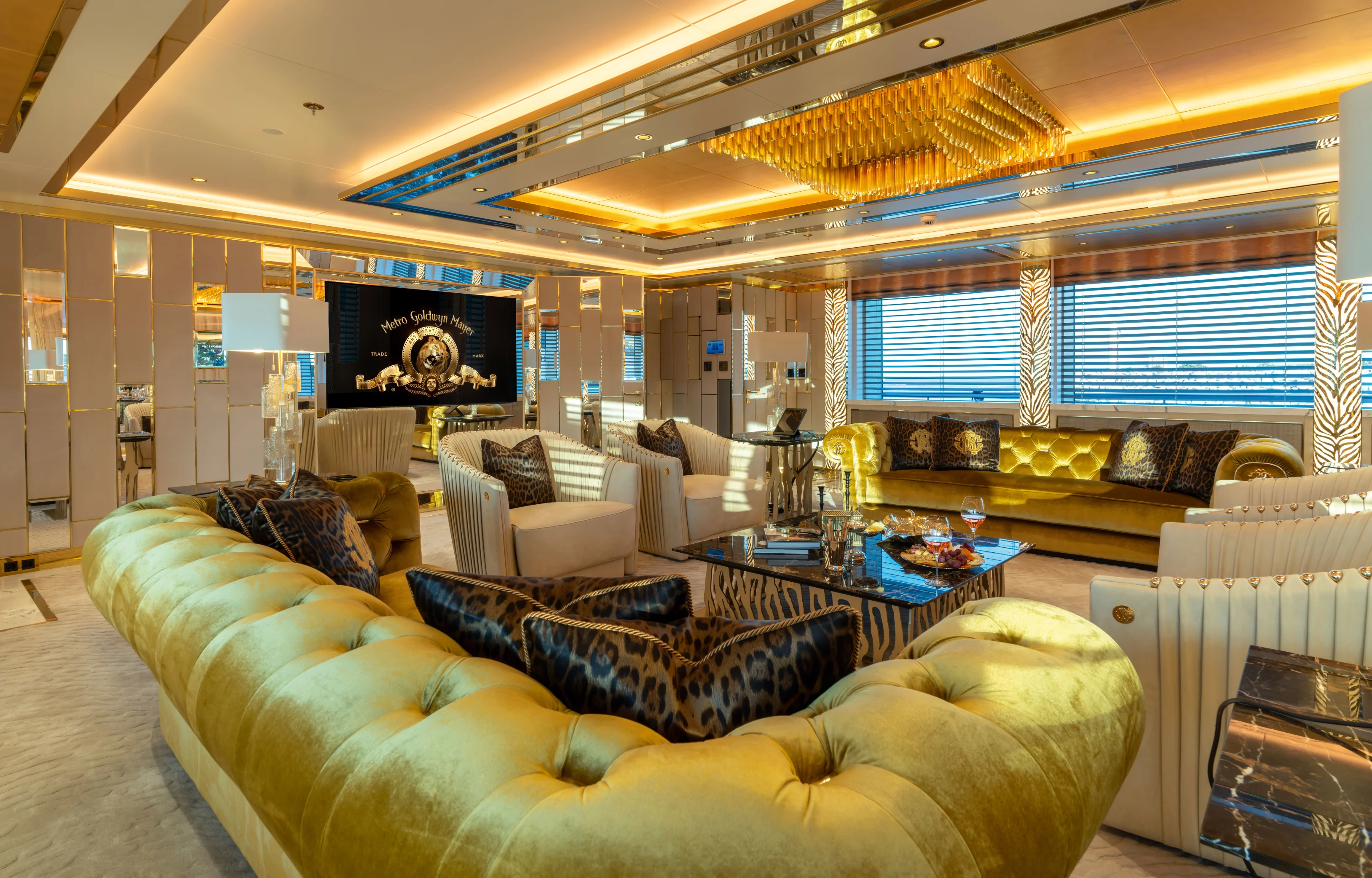 Leona, το πιο κουλ κόκκινο yacht του ναυπηγείου Bilgin 