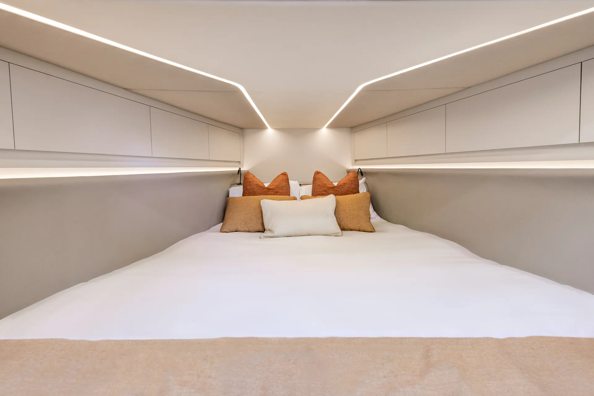 VQ55 Sports Line , Vanquish , sports yacht , boatingreece , boating greece 