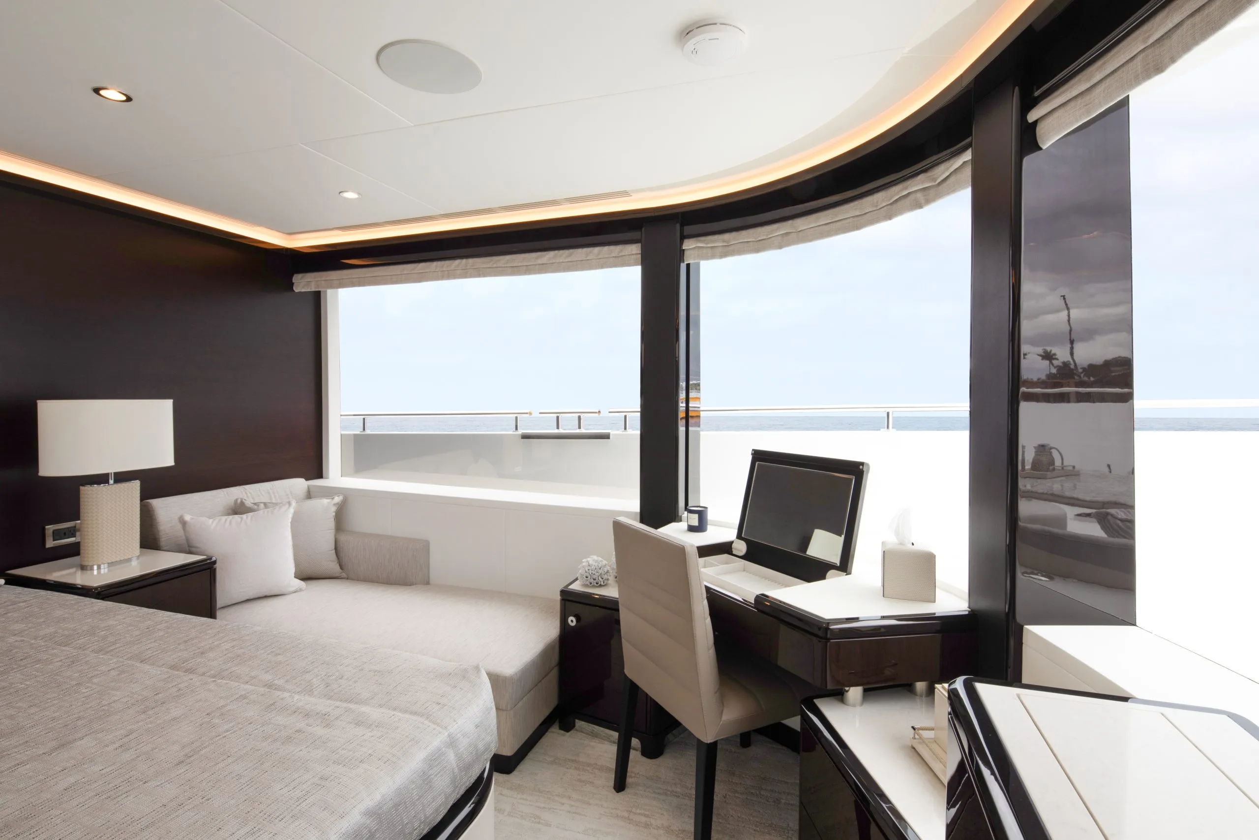 OCEAN ALEXANDER 32 LEGEND , superyacht , boatinggreece , boating greece , boating , yachting, news