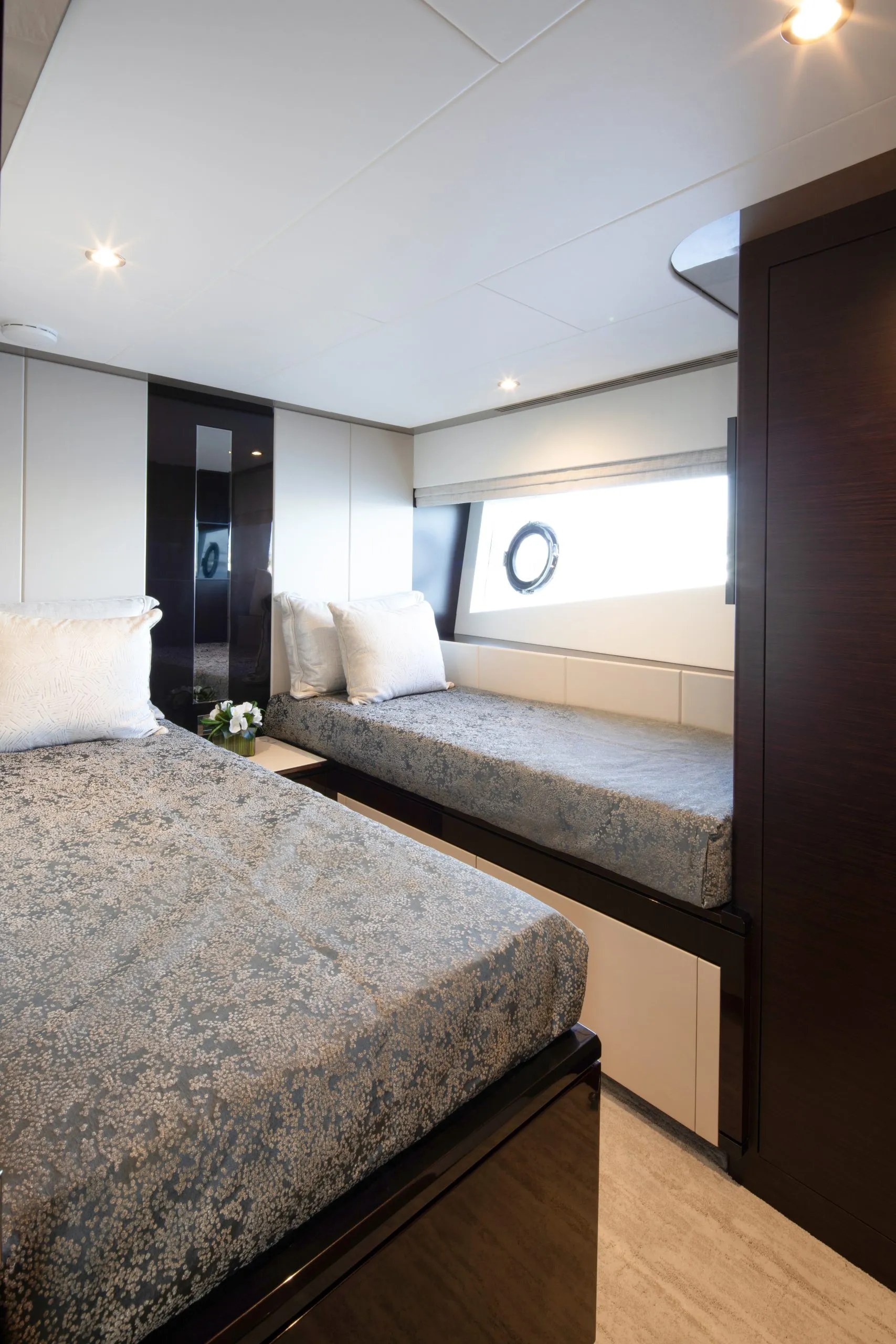 OCEAN ALEXANDER 32 LEGEND , superyacht , boatinggreece , boating greece , boating , yachting, news