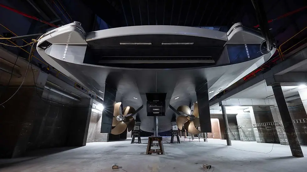 Η Heesen λανσάρει το νέο super yacht Oslo24, Cinderella Noel IV με γυάλινο πυθμένα πισίνας και εξωτερικό τζάκι