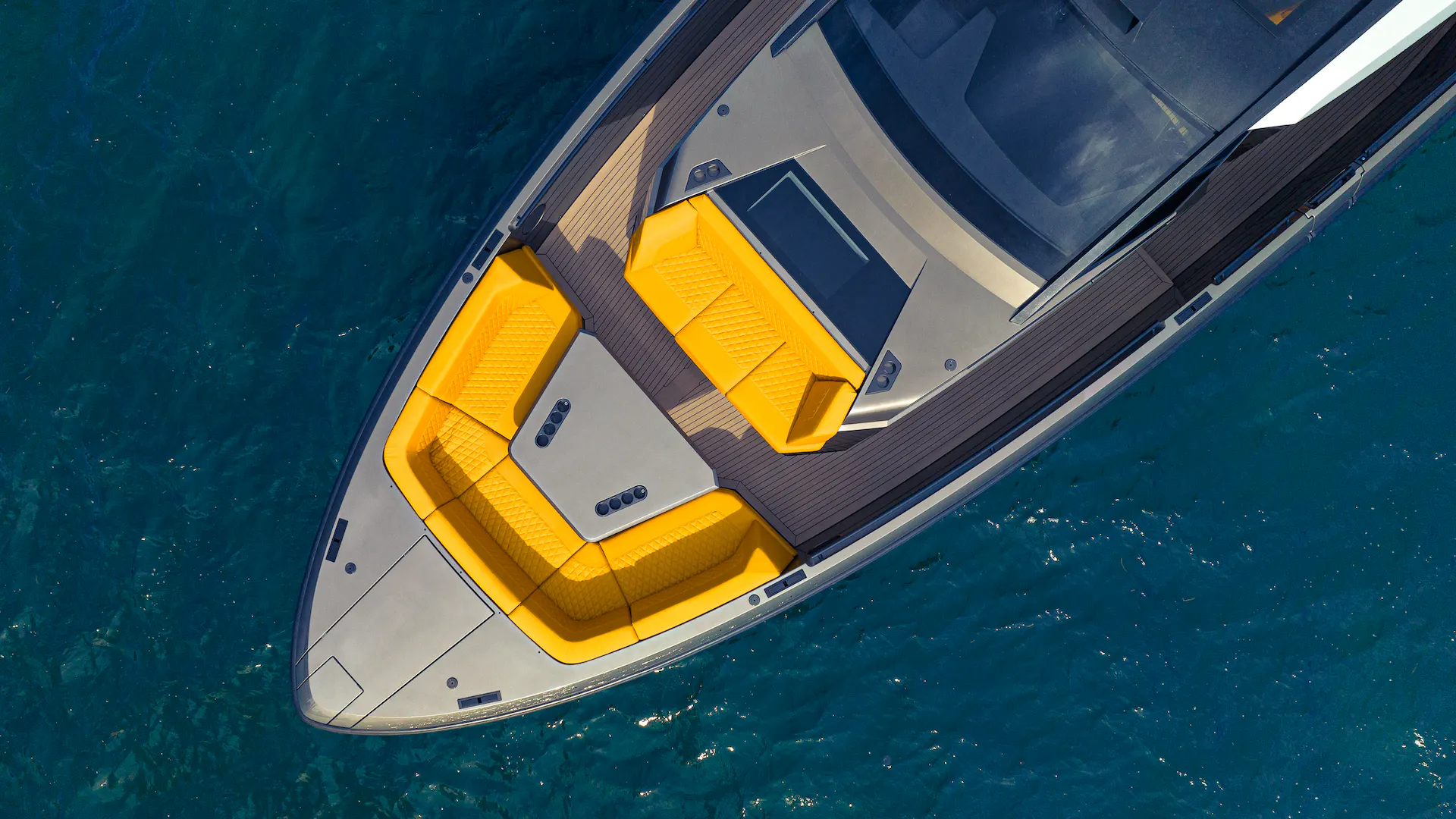 VQ55 SPORTS LIVE , VANQUISH , boating geece , boatingreece , dutch yachts , yachting, speed 
