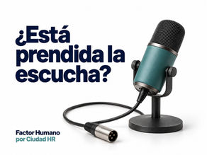 Micrófono turquesa con cable desconectado y el texto «¿Está prendida la escucha?».