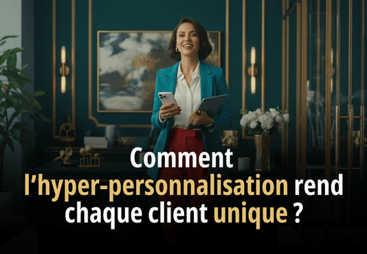Professionnelle consultant une tablette dans un bureau moderne illustrant l’hyper-personnalisation et l’analyse des données clients.