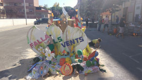 La Falla Els Vents del Port de Sagunt, celebra el Mig Any