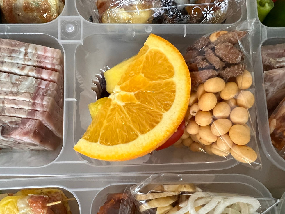 하객안주도시락 오렌지 구성 클로즈업 - 도시락키친