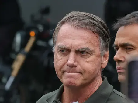 Bolsonaro apresenta boa evolução clínica após cirurgia no ombro, diz