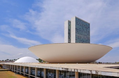Cláusula de desempenho deve influenciar cenário partidário nas Eleições 2026