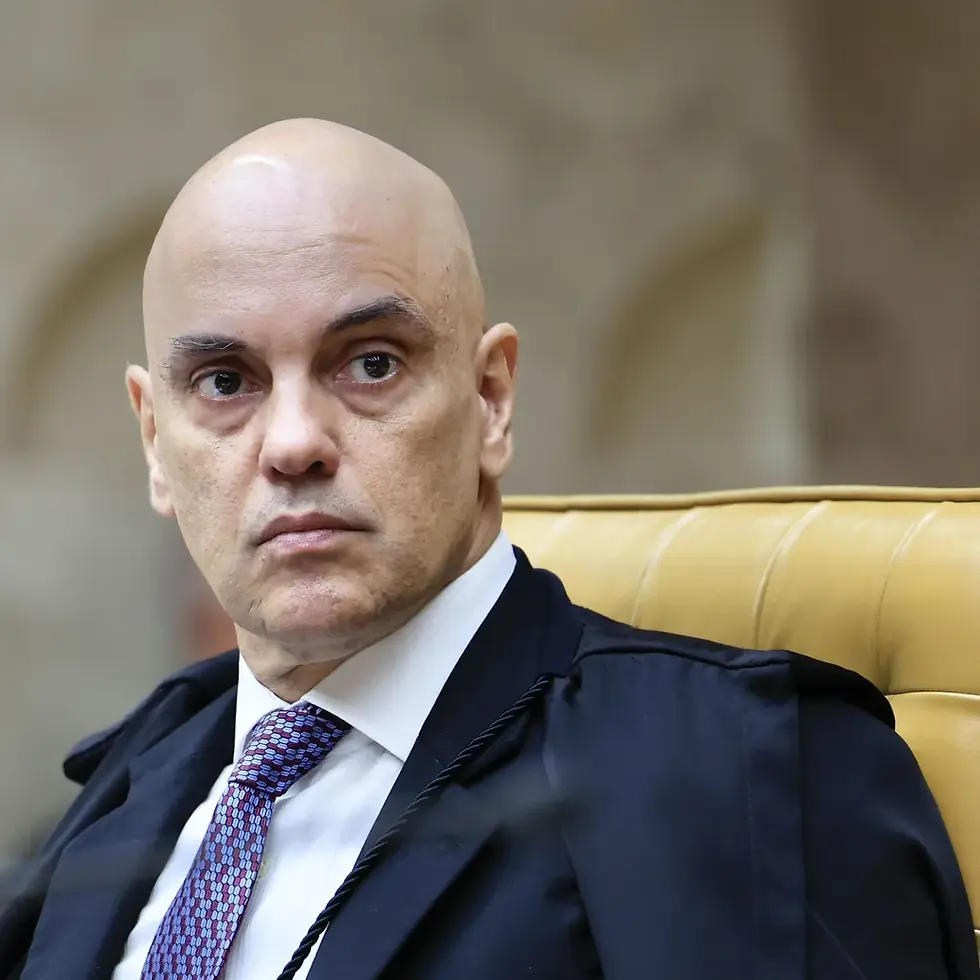 Alexandre de Moraes chega à hora de prestar esclarecimentos