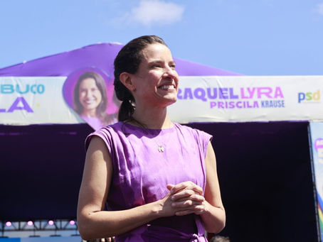Raquel Lyra faz caminhada no Centro do Recife