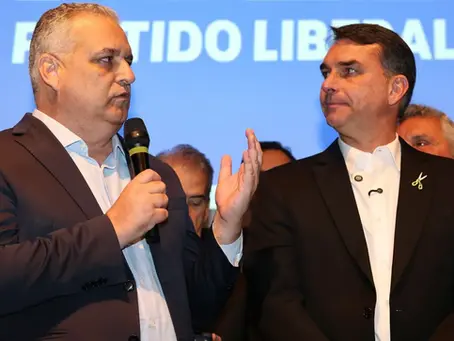 PL deixa brecha em ata e cria “plano B” para vice de Flávio