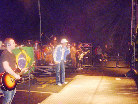 Latino foi atração desta quinta-feira (9) em São Lourenço da mata na festa do padroeiro da cidade