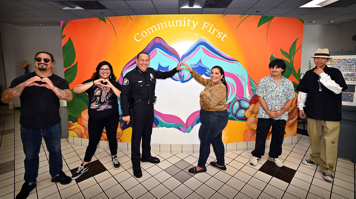 220928-SAPD-Cafe-Mural-01-SJG.jpg