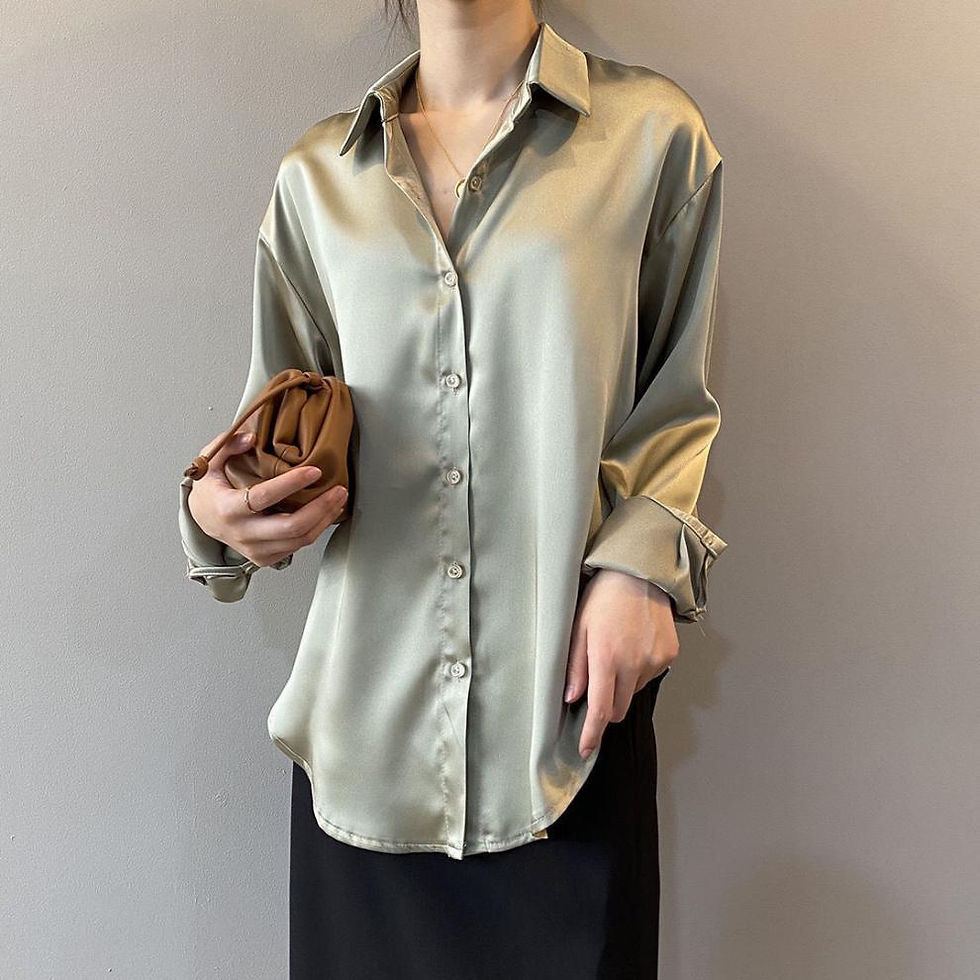 Thumbnail: A white shirt for women's autumn and winter, with a unique design sense, is a ve
