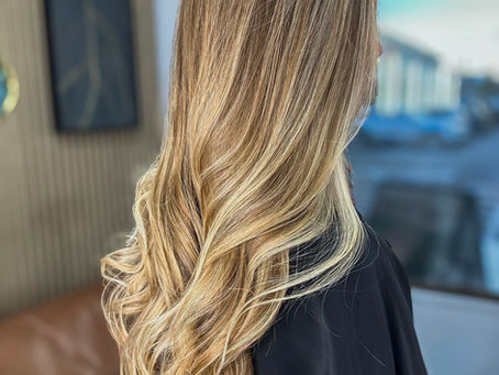 FIOS BEAUTY. lança o tom 'Blonde Bombshell' e conquista universitárias em Miami com loiro exclusivo e sofisticado