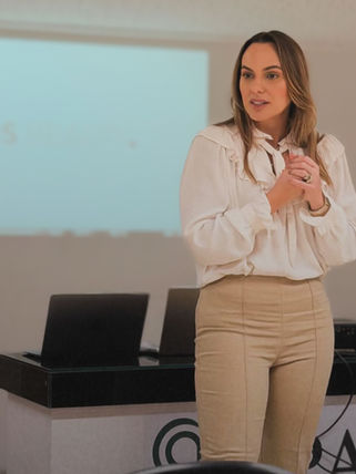 Propósitos, fé e estratégia: Monique Casado conduz encontro especial com o time FIOS BEAUTY Maceió