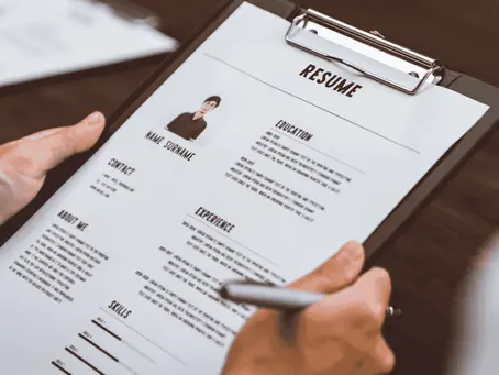 Comment créer ton CV ? Les outils gratuits pour te démarquer
